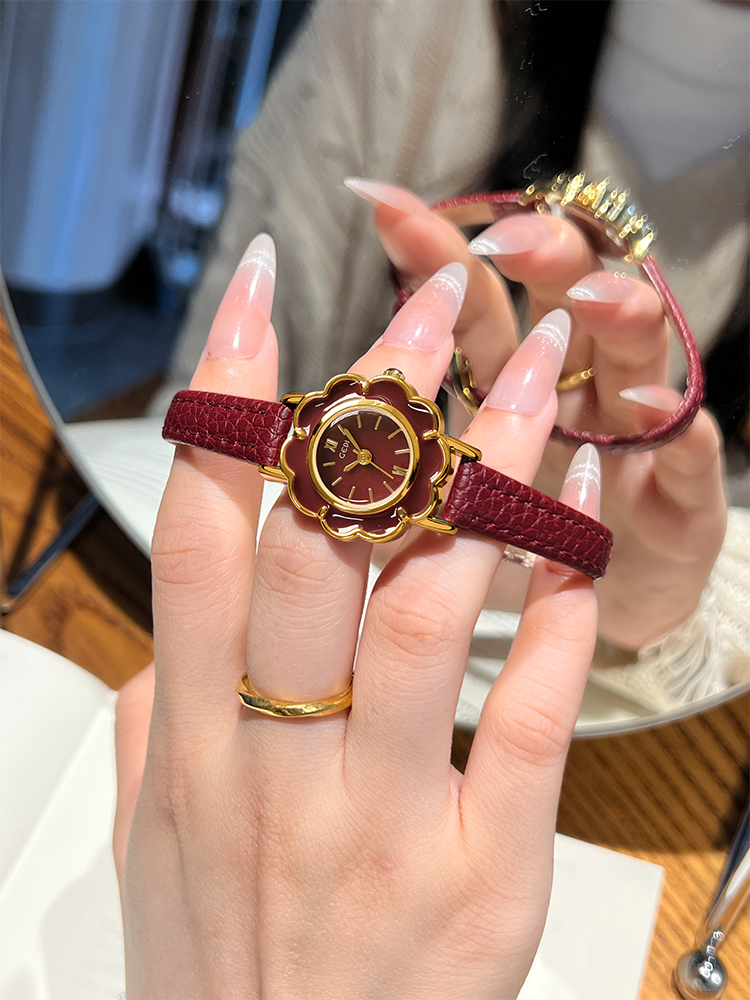 Vintage-style leather floral d - Vintage Watch Collecting avis et prix