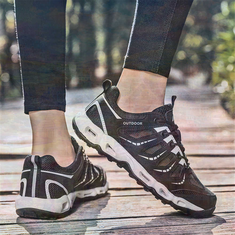 Sumer Round Tip Silver Sneaker - Vintage And Collectible Stores avis et prix