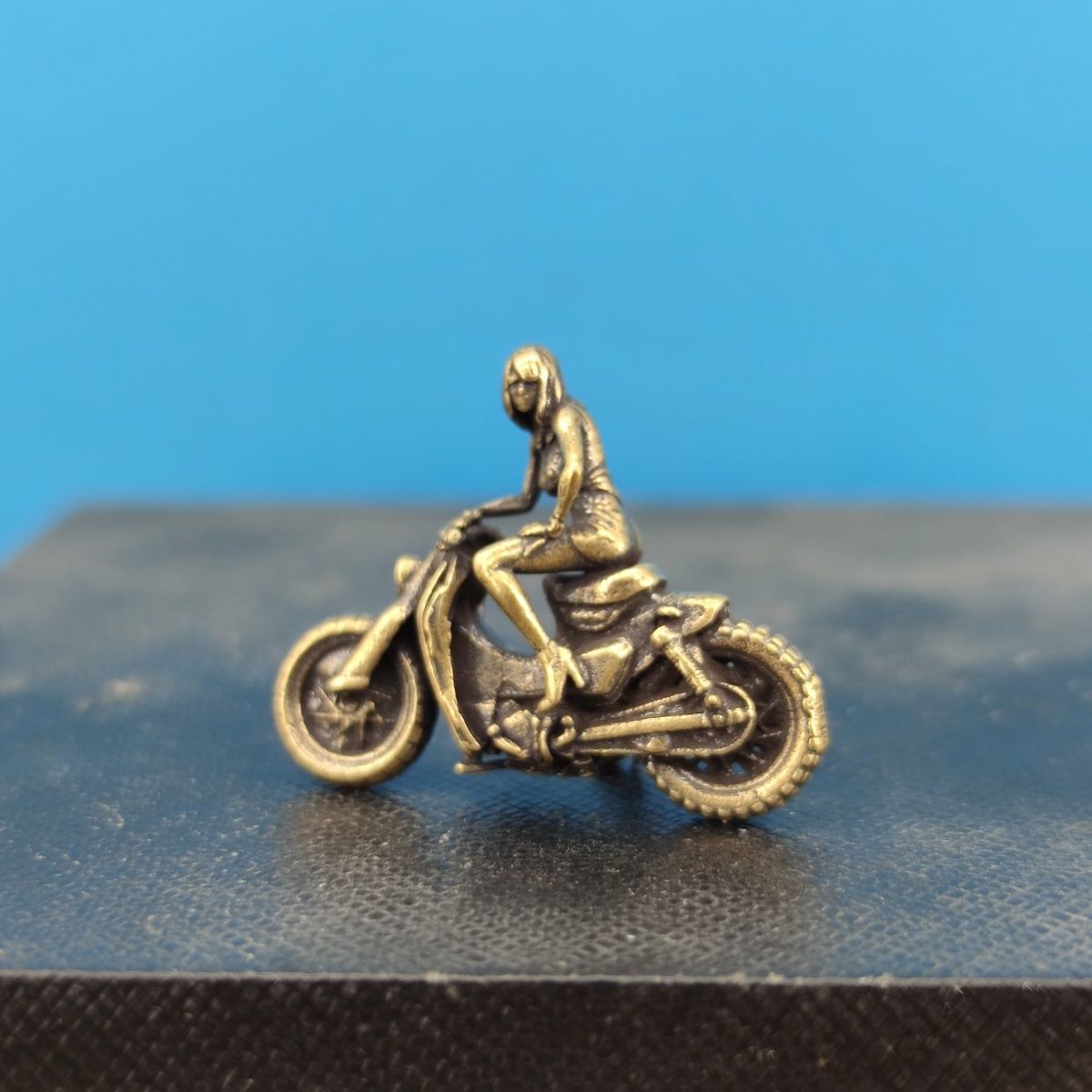 ​​2.4cm Brass Vintage Scooter  - Vintage Collectible And Vintage Dolls avis et prix