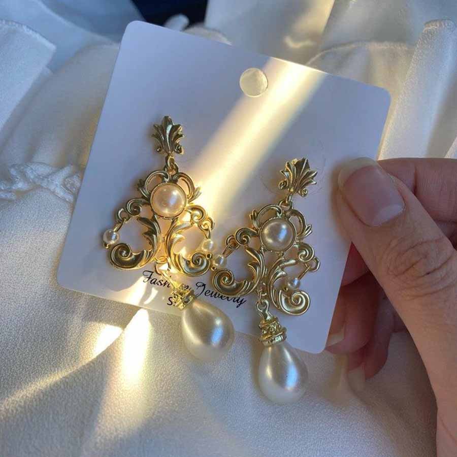 Retro Luxury Baroque Bride Ear - Vintage Collectible Figures avis et prix