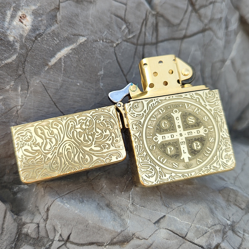 Zoro Kerosene Lighter Z915S Pu - Vintage Collectible Lighters avis et prix